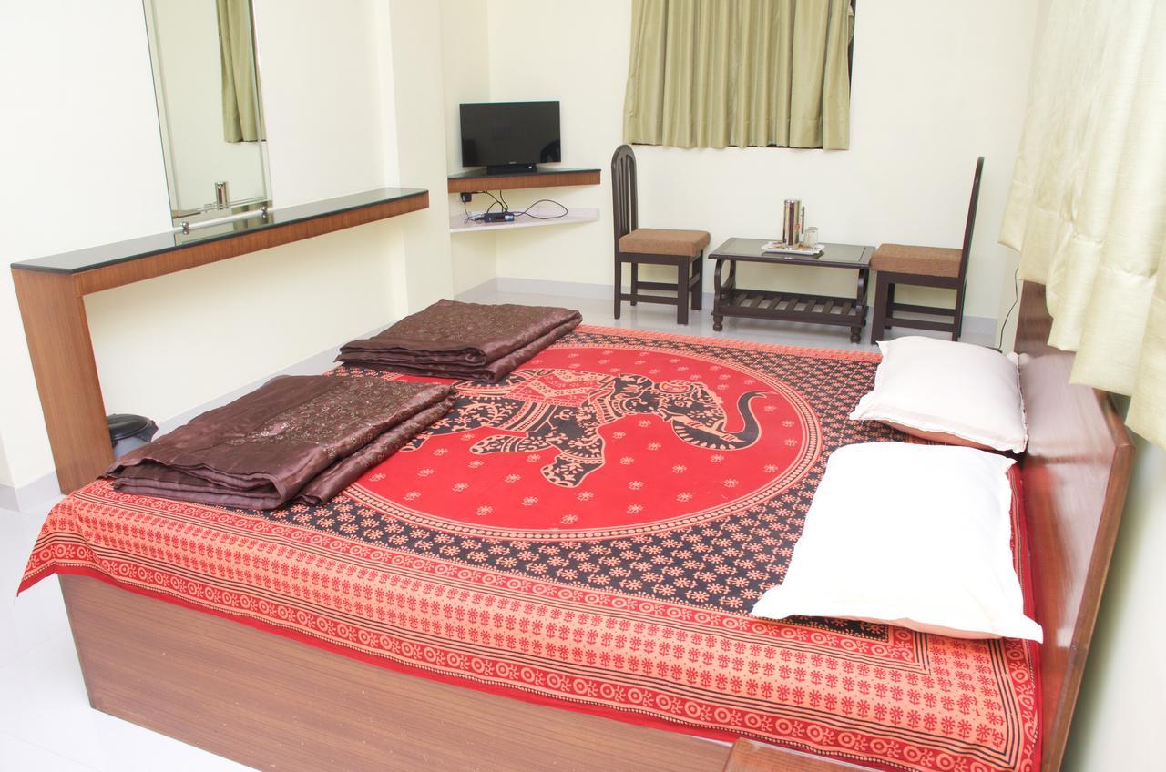 Hotel Hira Laxmi Residency Alībāg Exterior foto